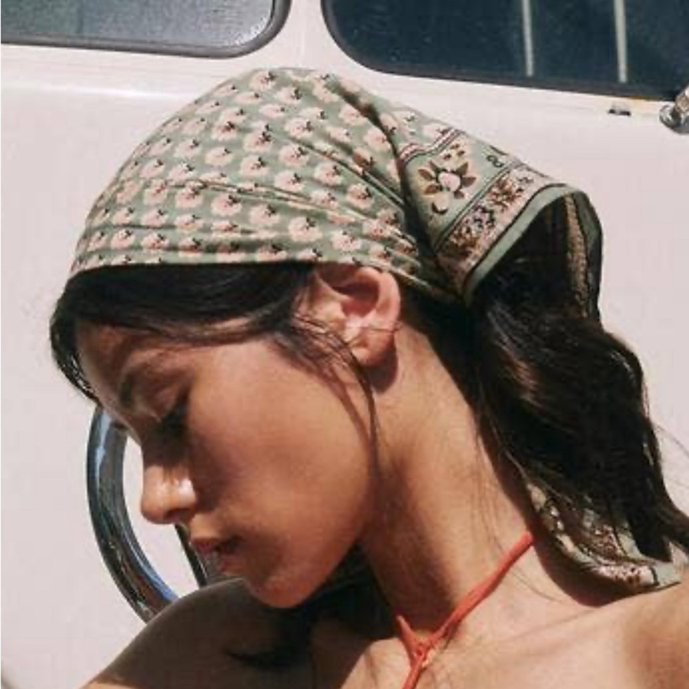 SAACHI Green Floral Scarf